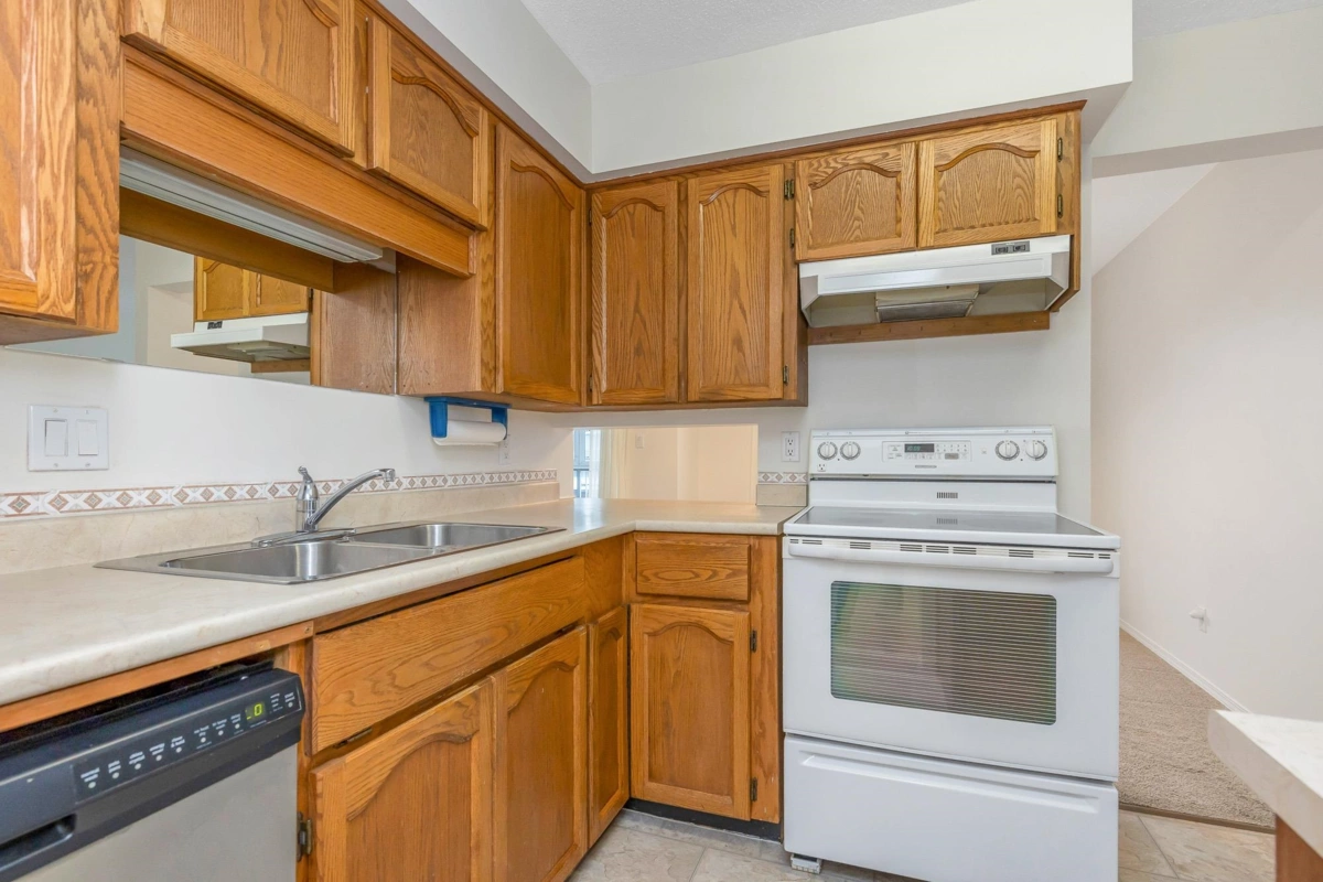 Primary Bathroom Photo of 206 2425 Church Street, Abbotsford, BC