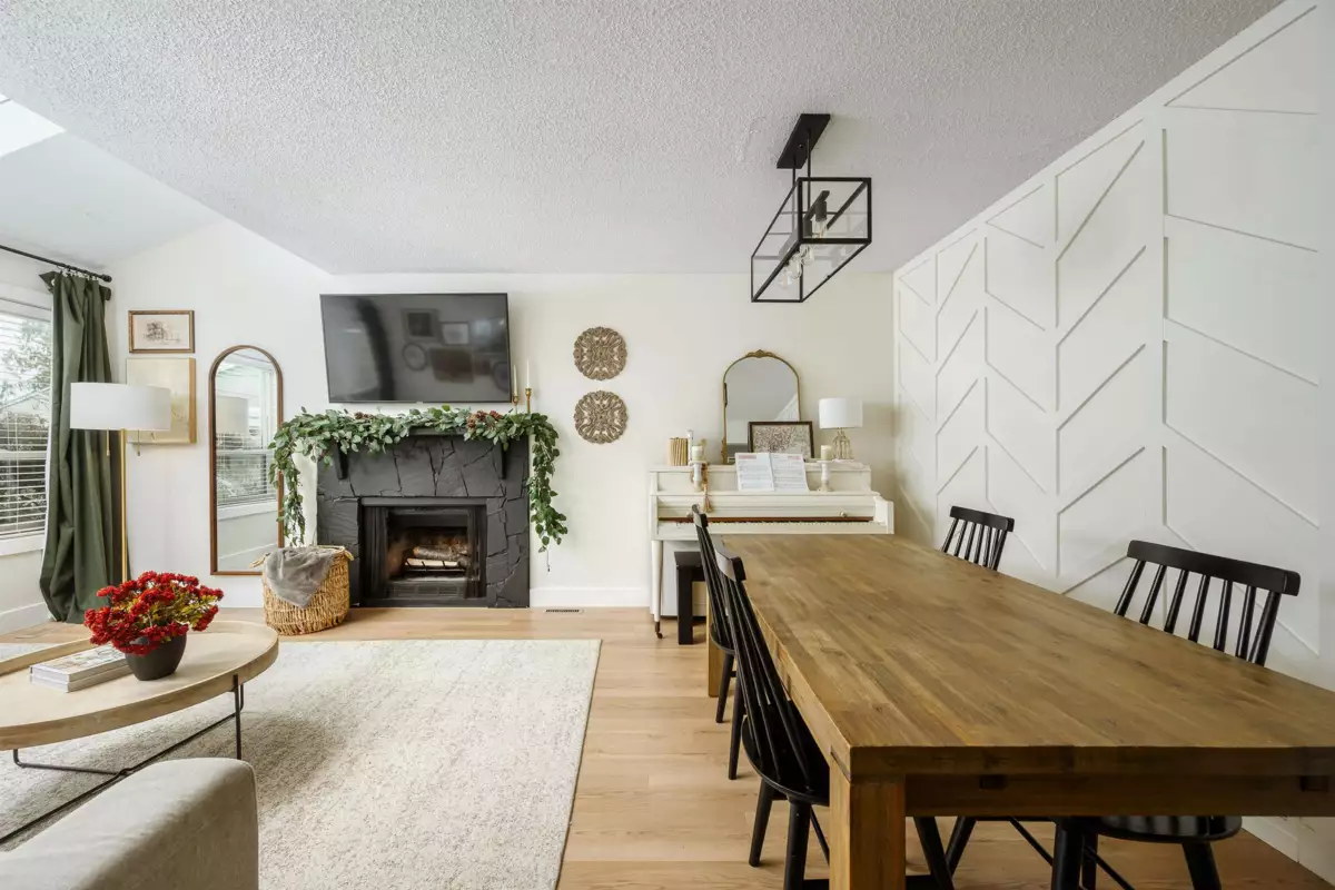 Breakfast Nook Photo of 11769 N Wildwood Crescent, Pitt Meadows, BC