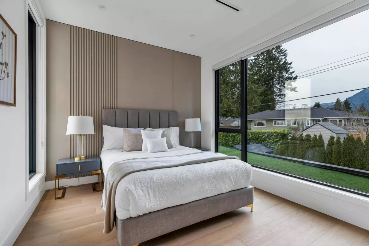 Backyard Photo of 922 Wentworth Avenue, North Vancouver, BC