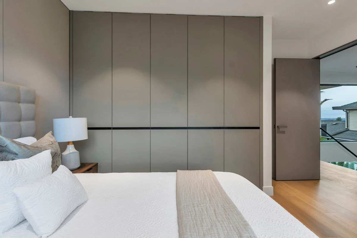 Garage Interior Photo of 922 Wentworth Avenue, North Vancouver, BC