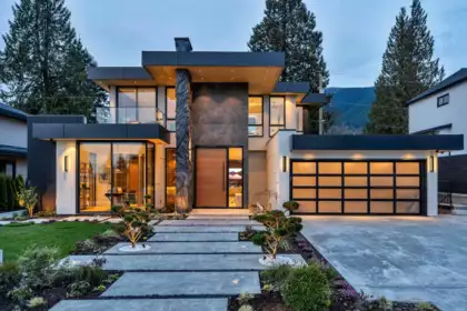 922 Wentworth Avenue, North Vancouver, BC, North Vancouver — 7 bed single family residence for sale