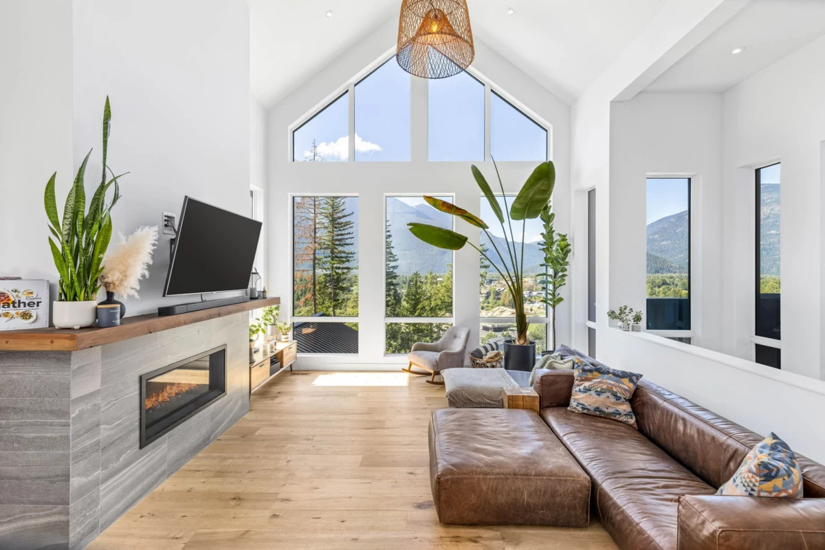 Dining Area Photo of 7676 Cerulean Drive, Pemberton, BC