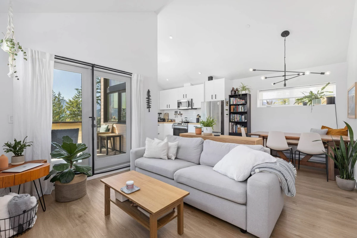 Hot Tub / Spa Photo of 7676 Cerulean Drive, Pemberton, BC