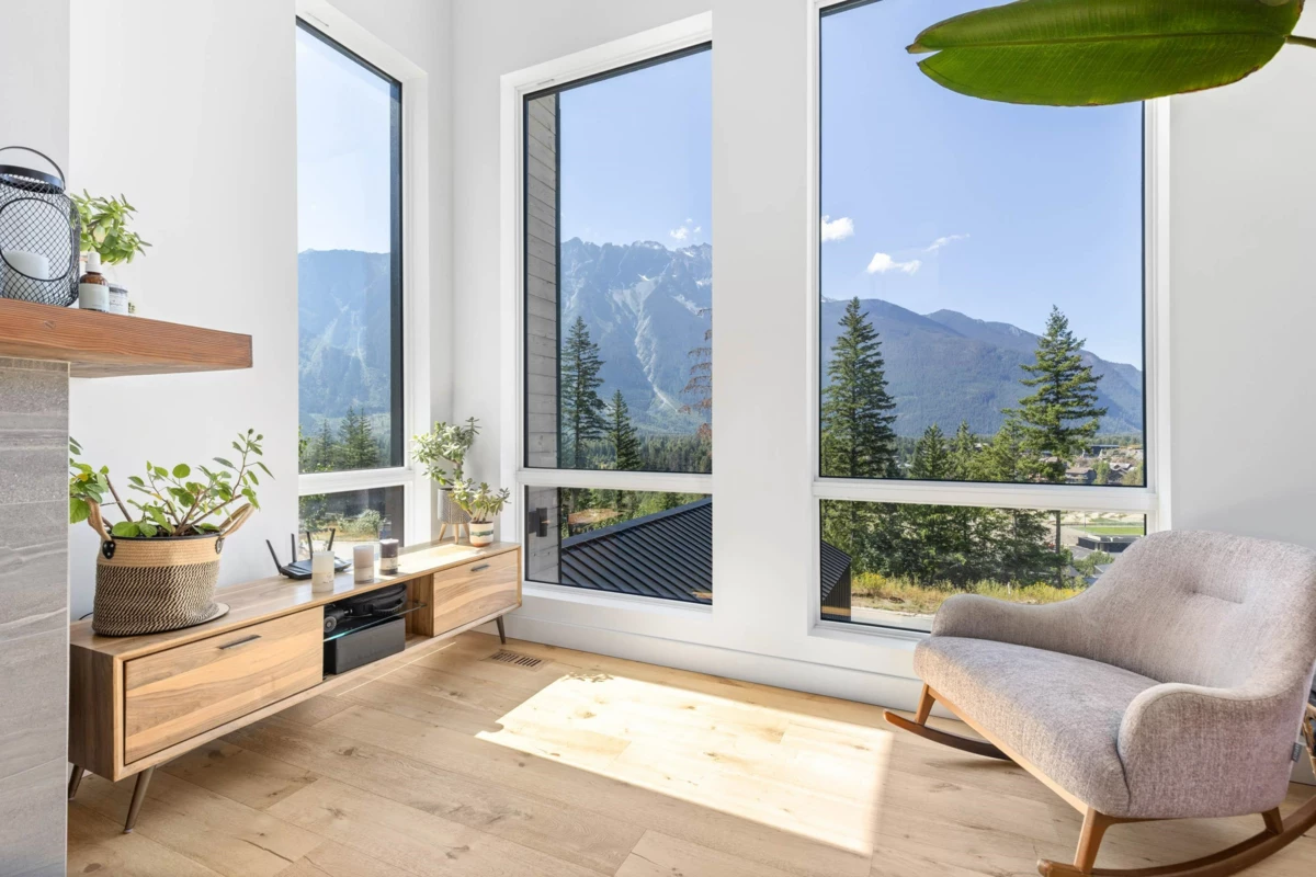Kitchen Island Photo of 7676 Cerulean Drive, Pemberton, BC