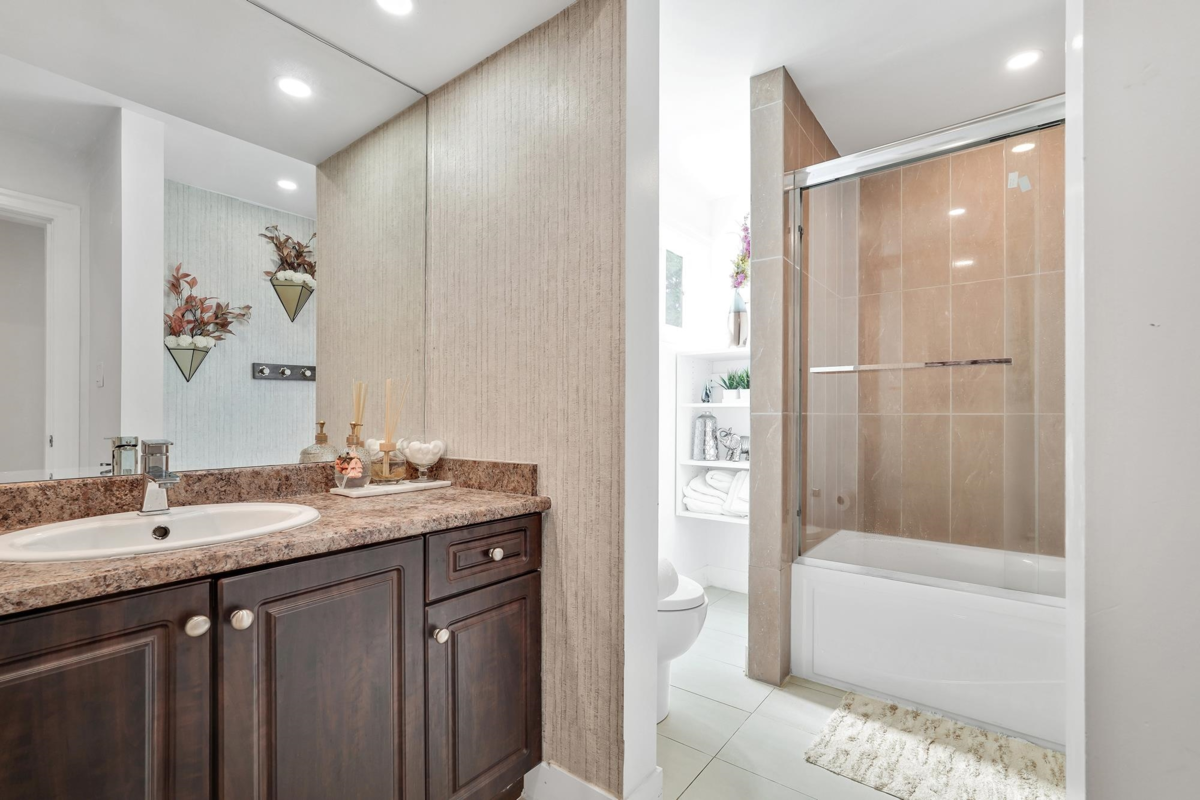 Basement Recreation Room Photo of 284 54a Street, Delta, BC