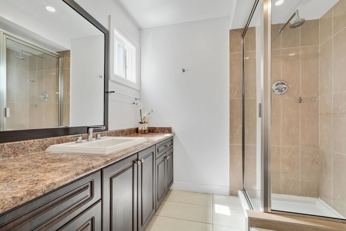 Entry Foyer Photo of 284 54a Street, Delta, BC