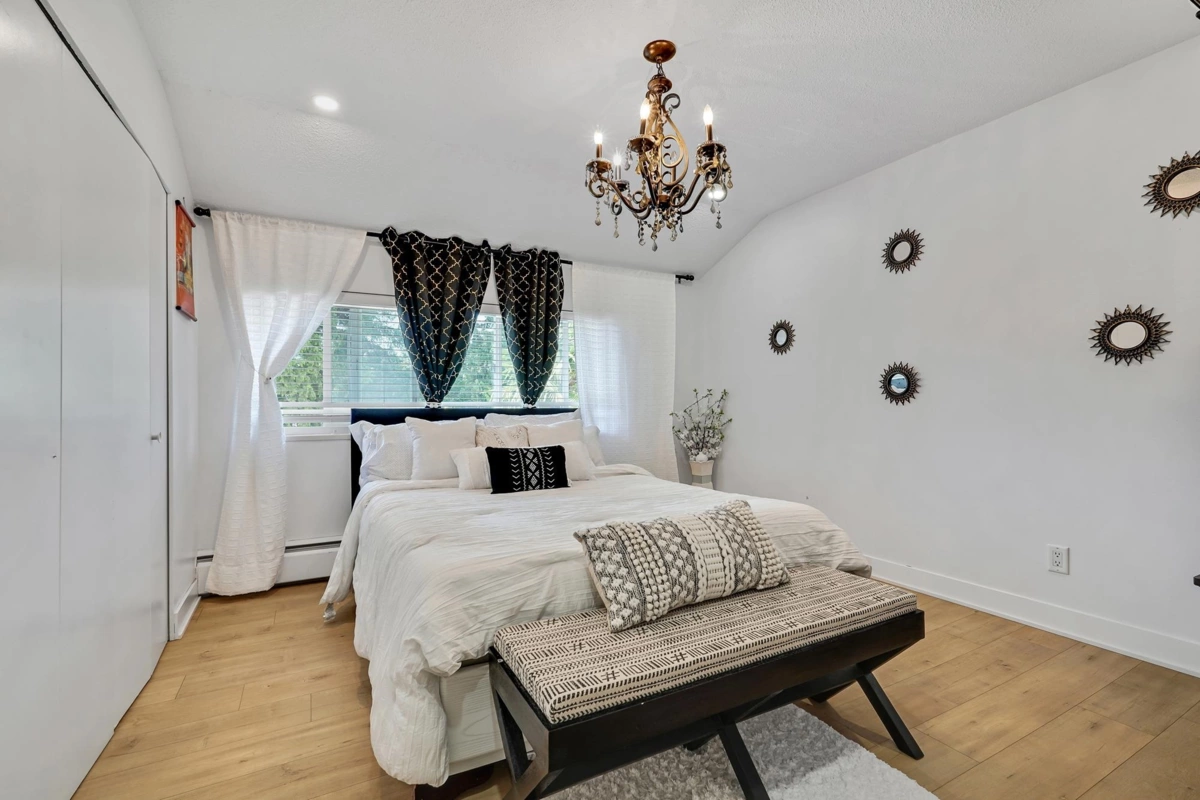 Guest Bathroom Photo of 284 54a Street, Delta, BC