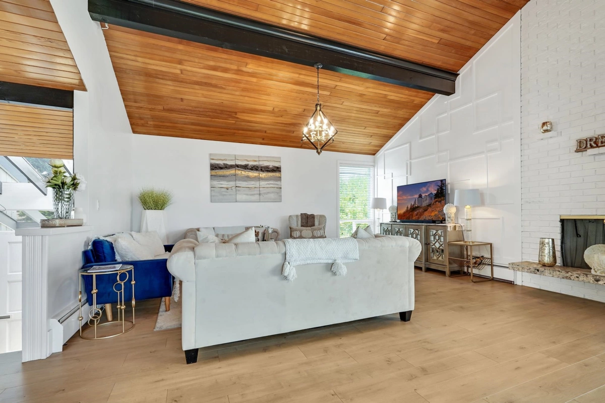 Kitchen Island Photo of 284 54a Street, Delta, BC