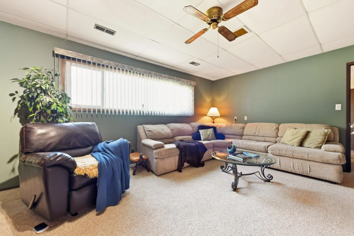 Entry Foyer Photo of 46464 Brice Road, Chilliwack, BC