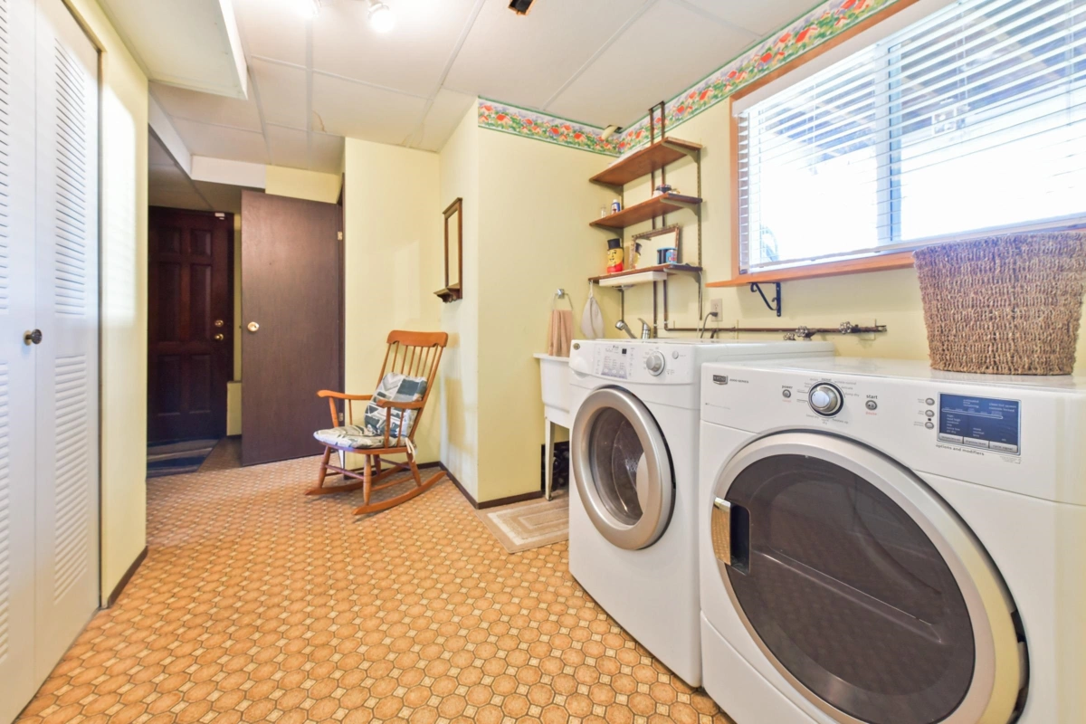Garage Interior Photo of 46464 Brice Road, Chilliwack, BC