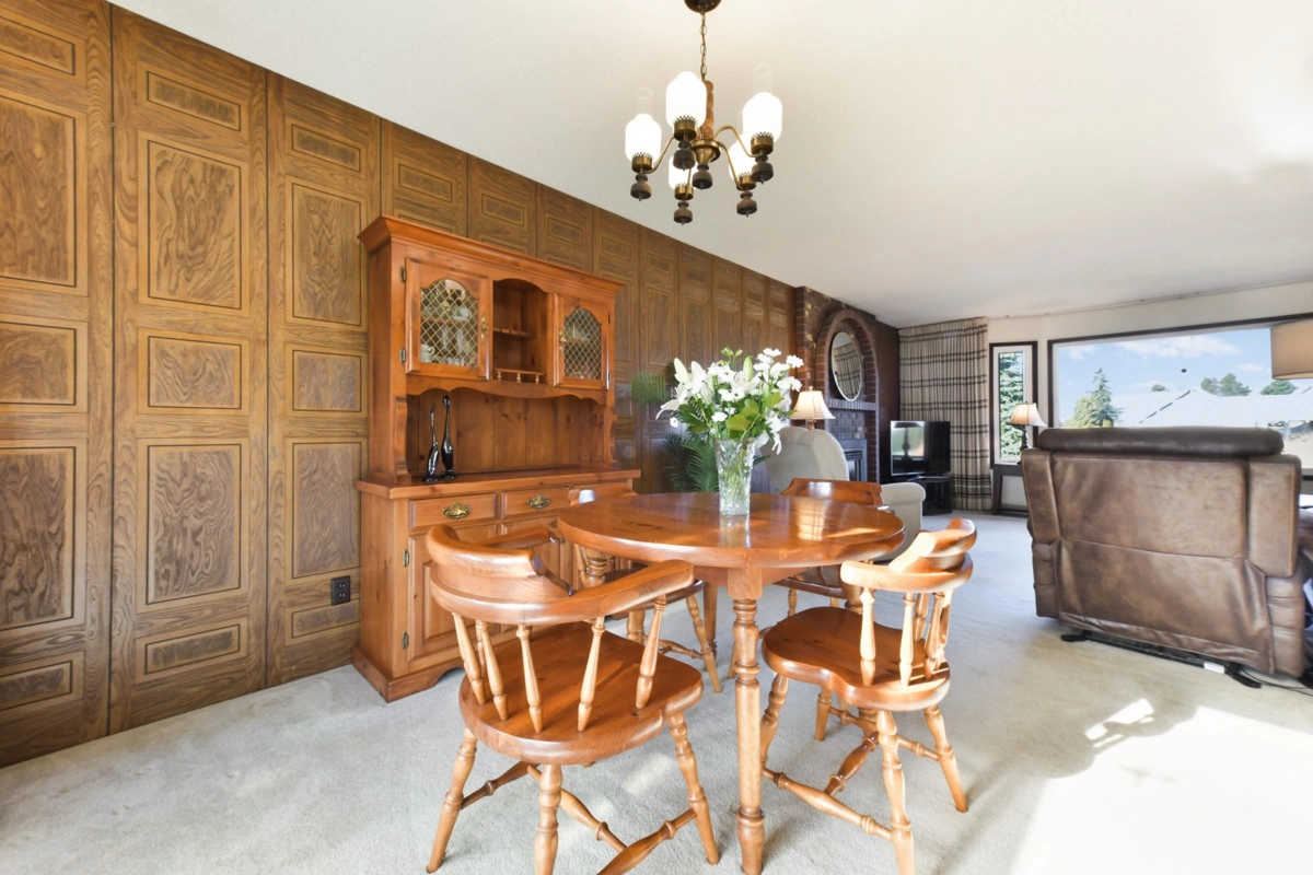 Kitchen Island Photo of 46464 Brice Road, Chilliwack, BC
