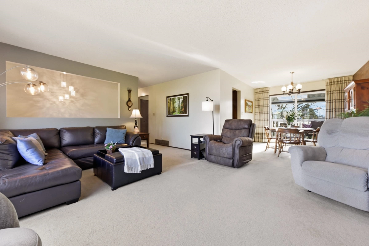 Kitchen Photo of 46464 Brice Road, Chilliwack, BC