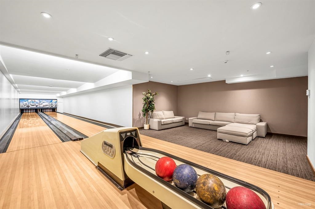 Swimming Pool Photo of 2705 918 Cooperage Way, Vancouver, BC