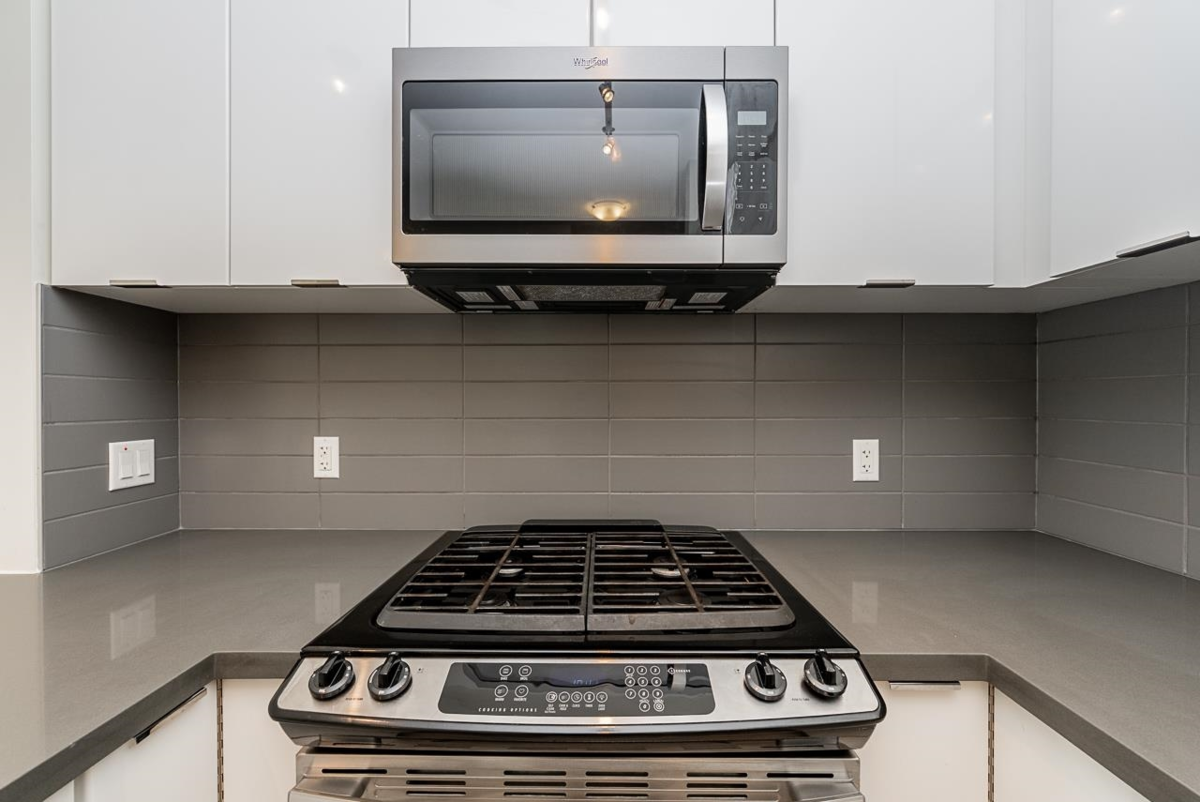 Dining Area Photo of 421 3323 151 Street, Surrey, BC