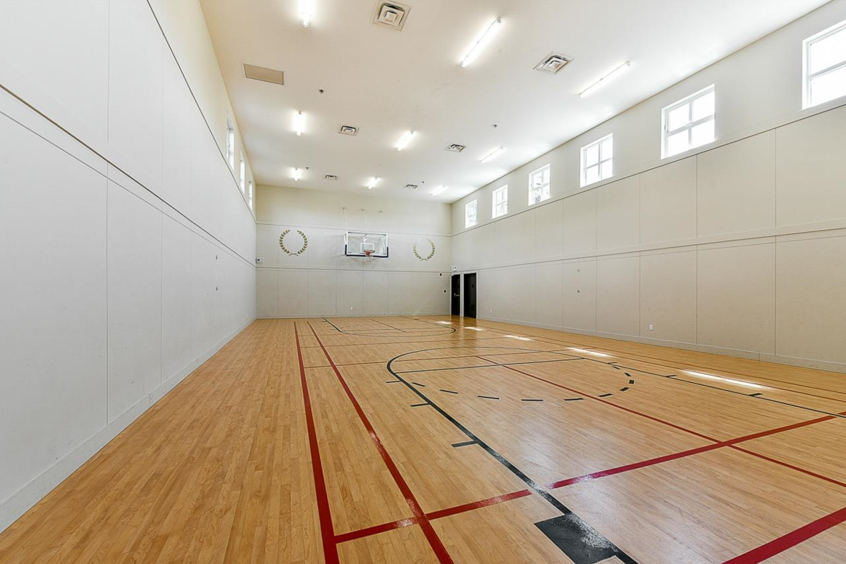 Hot Tub / Spa Photo of 421 3323 151 Street, Surrey, BC