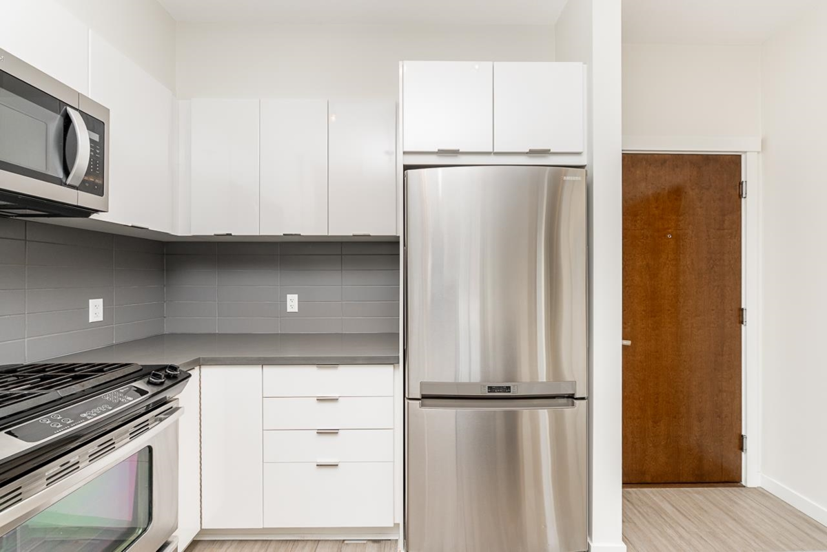 Kitchen Photo of 421 3323 151 Street, Surrey, BC