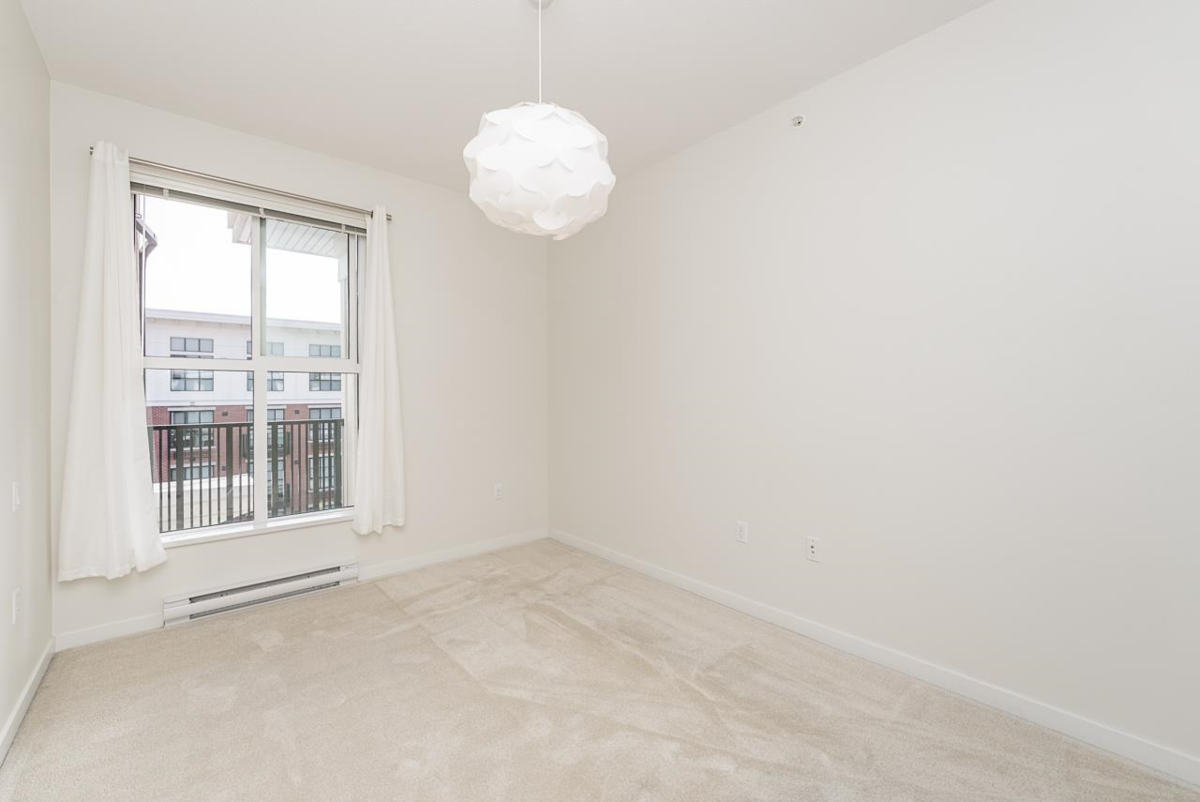 Primary Bathroom Photo of 421 3323 151 Street, Surrey, BC