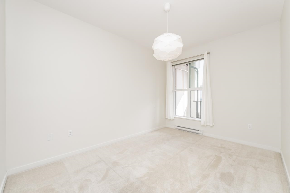 Walk-In Closet Photo of 421 3323 151 Street, Surrey, BC