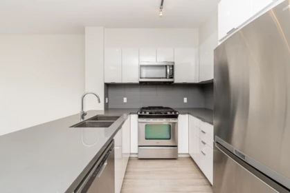 421 3323 151 Street, Surrey, BC