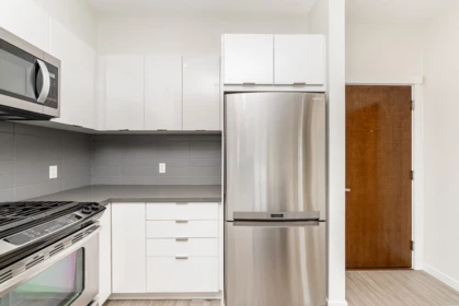 Kitchen Photo of 421 3323 151 Street, Surrey, BC