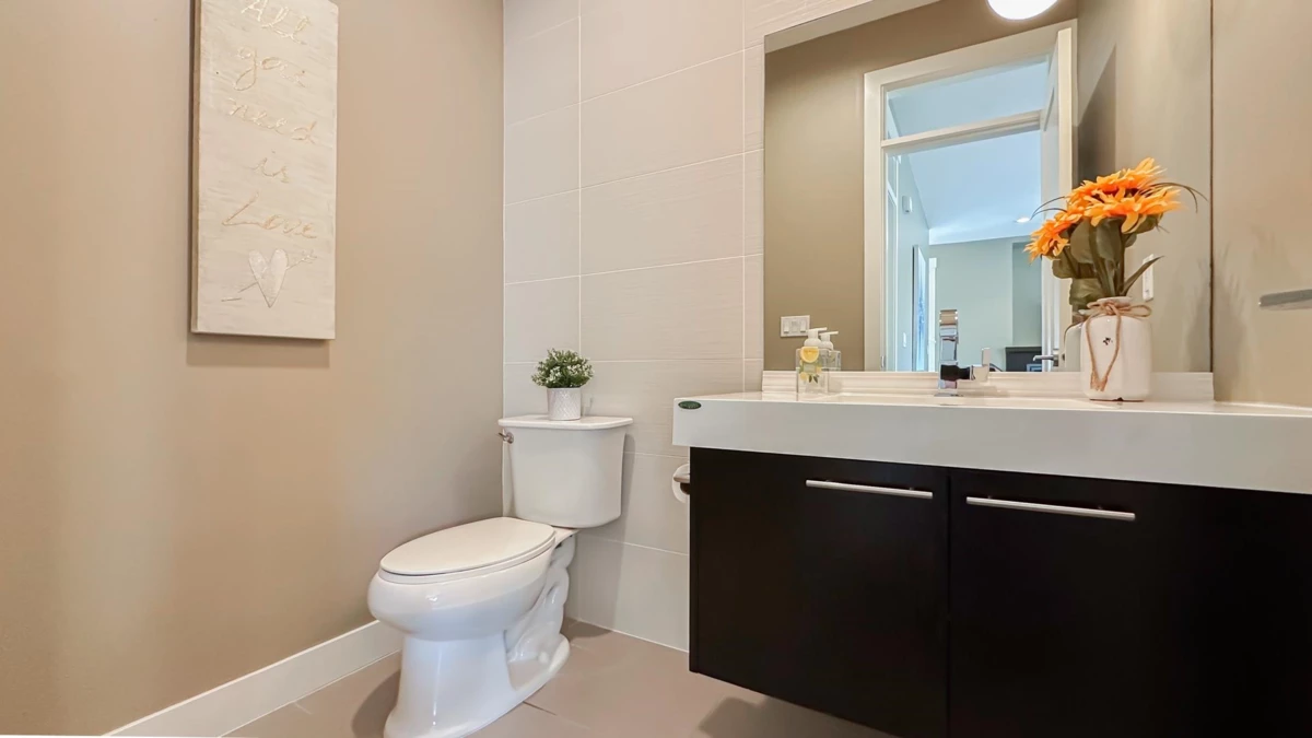 Guest Bathroom Photo of 25 15977 26 Avenue, Surrey, BC