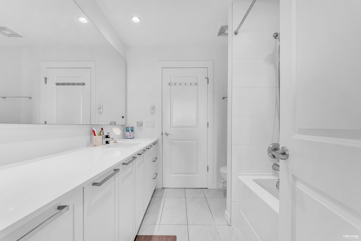 Breakfast Nook Photo of 15 15828 27 Avenue, Surrey, BC