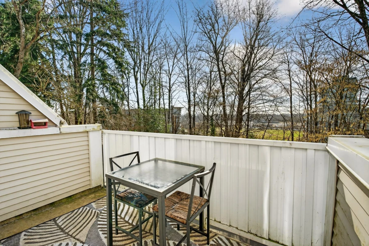 Kitchen Photo of 3 3580 Rainier Place, Vancouver, BC