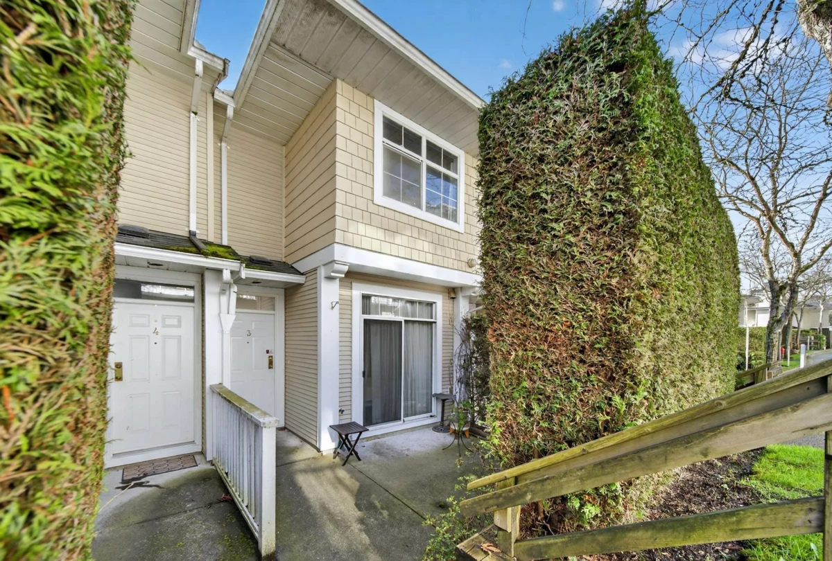 Living Room Photo of 3 3580 Rainier Place, Vancouver, BC
