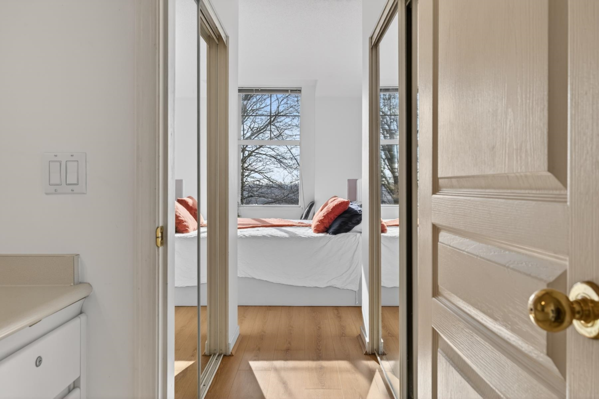 Powder Room Photo of 3 3580 Rainier Place, Vancouver, BC