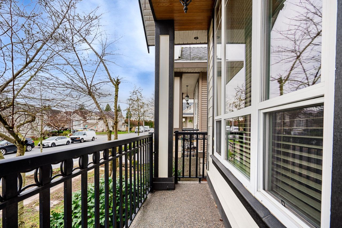 Family Room Photo of 12567 66 Avenue, Surrey, BC
