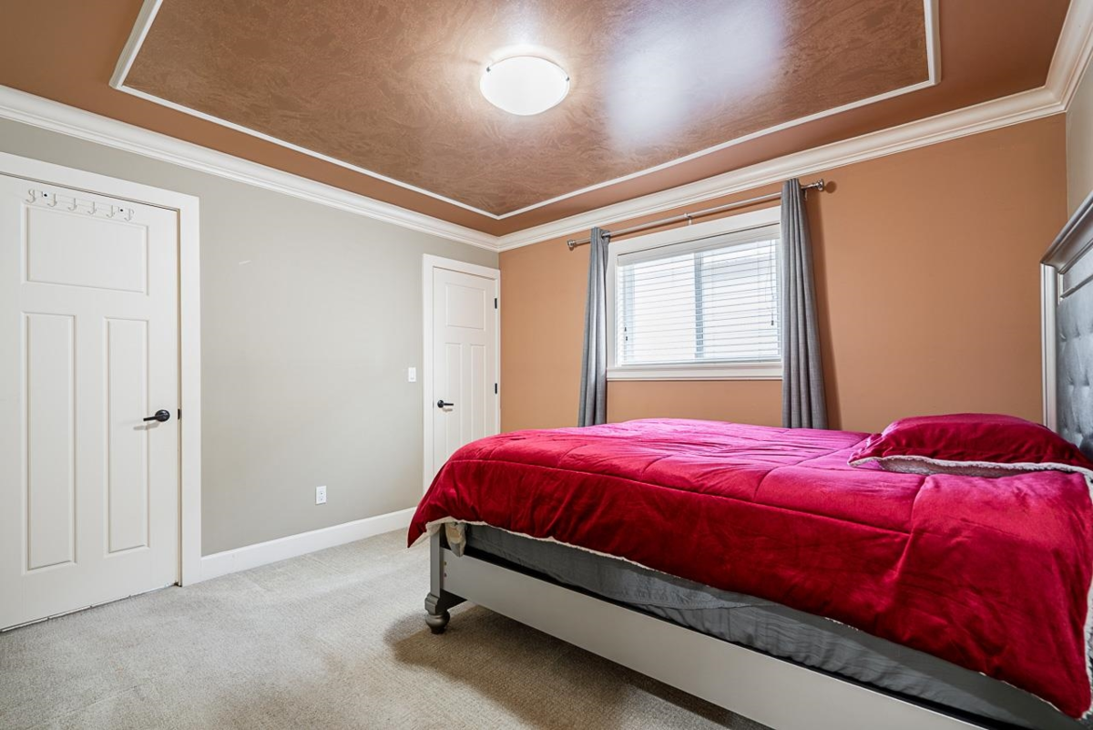 Front Yard Photo of 12567 66 Avenue, Surrey, BC