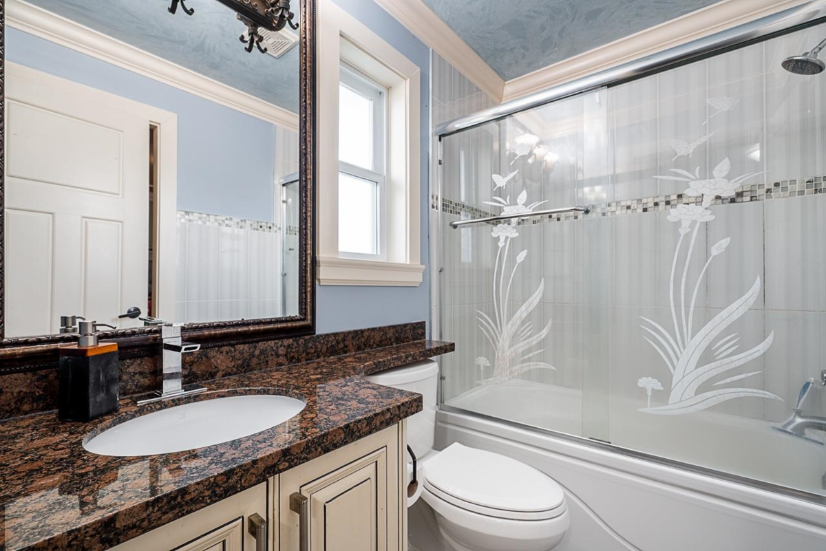 Garden / Landscaping Photo of 12567 66 Avenue, Surrey, BC