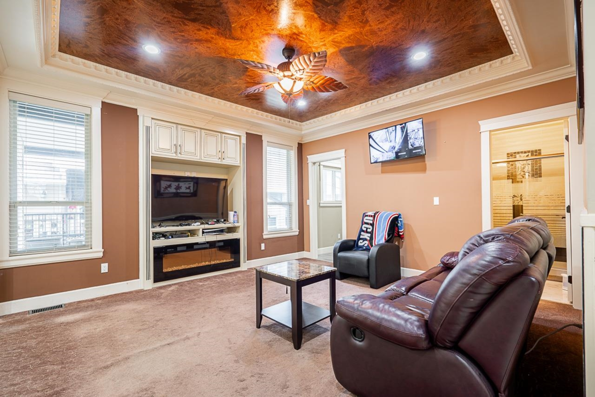 Primary Bathroom Photo of 12567 66 Avenue, Surrey, BC