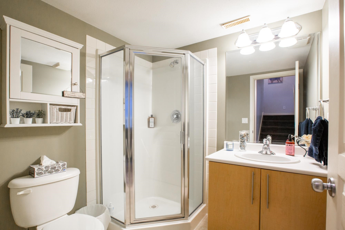 Swimming Pool Photo of 66 6050 166 Street, Surrey, BC