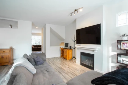 66 6050 166 Street, Surrey, BC