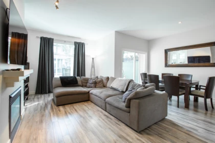 66 6050 166 Street, Surrey, BC