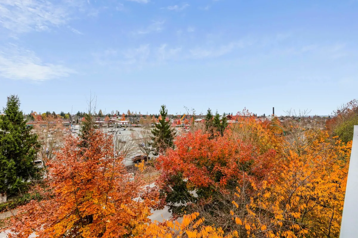 Entry Foyer Photo of 401 18755 68 Avenue, Surrey, BC