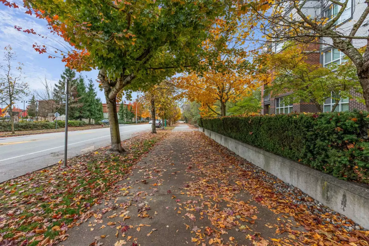 Staircase Photo of 401 18755 68 Avenue, Surrey, BC