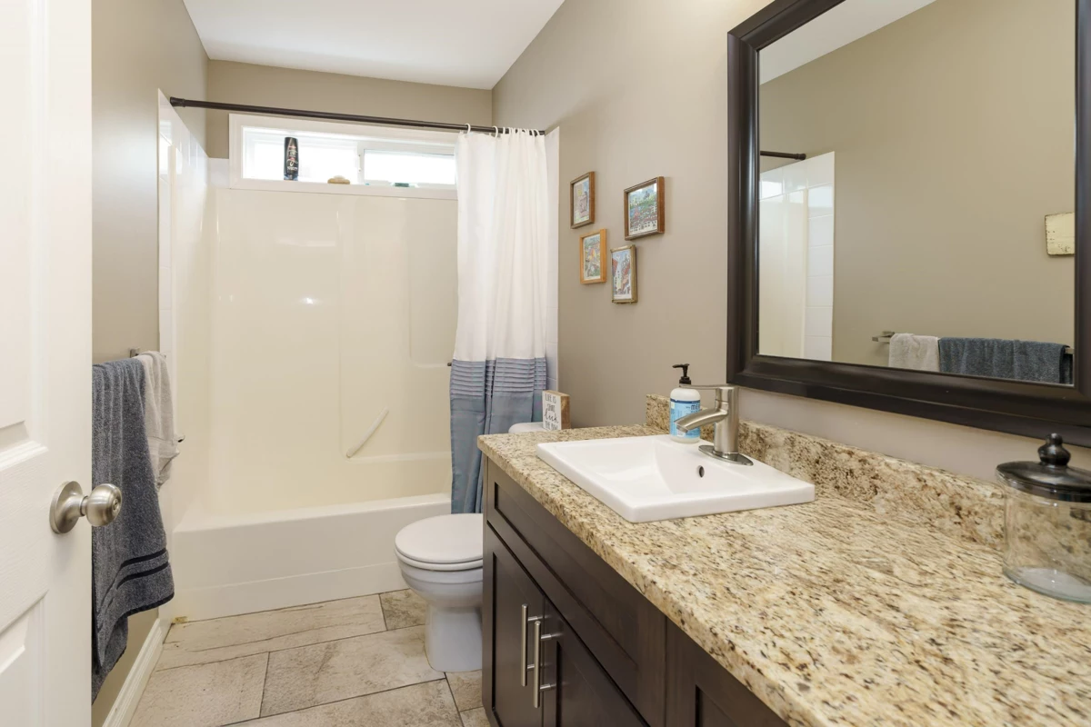 Kitchen Island Photo of 13 5415 Peach Road, Chilliwack, BC