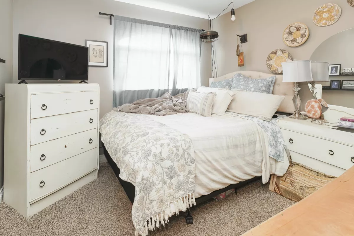 Walk-In Closet Photo of 13 5415 Peach Road, Chilliwack, BC