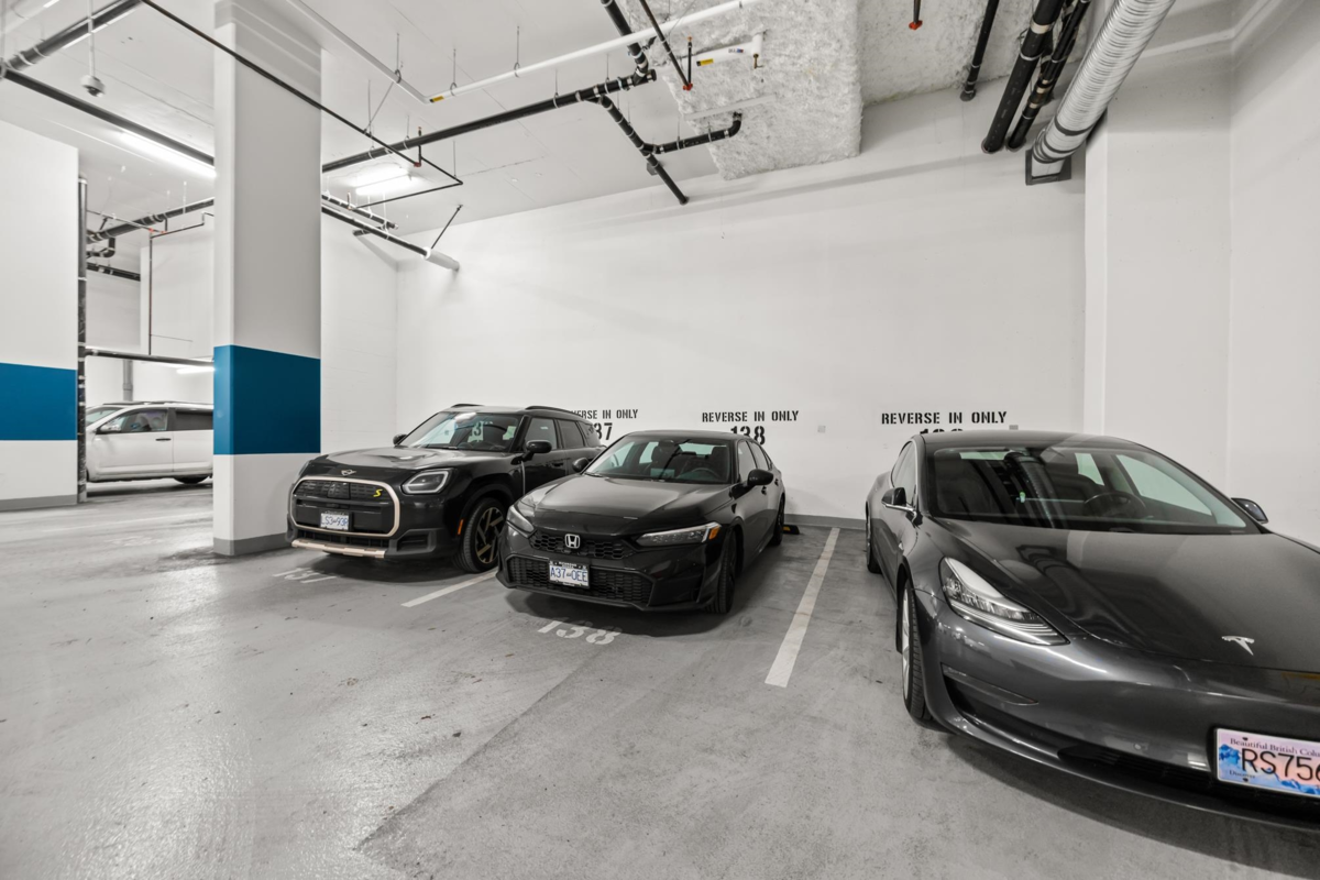 Entry Foyer Photo of 2802 13428 105 Avenue, Surrey, BC