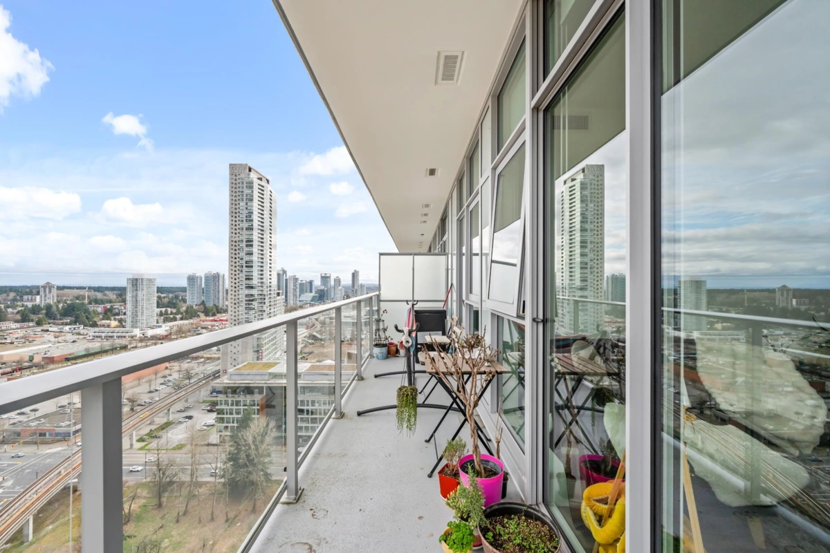 Hallway Photo of 2802 13428 105 Avenue, Surrey, BC