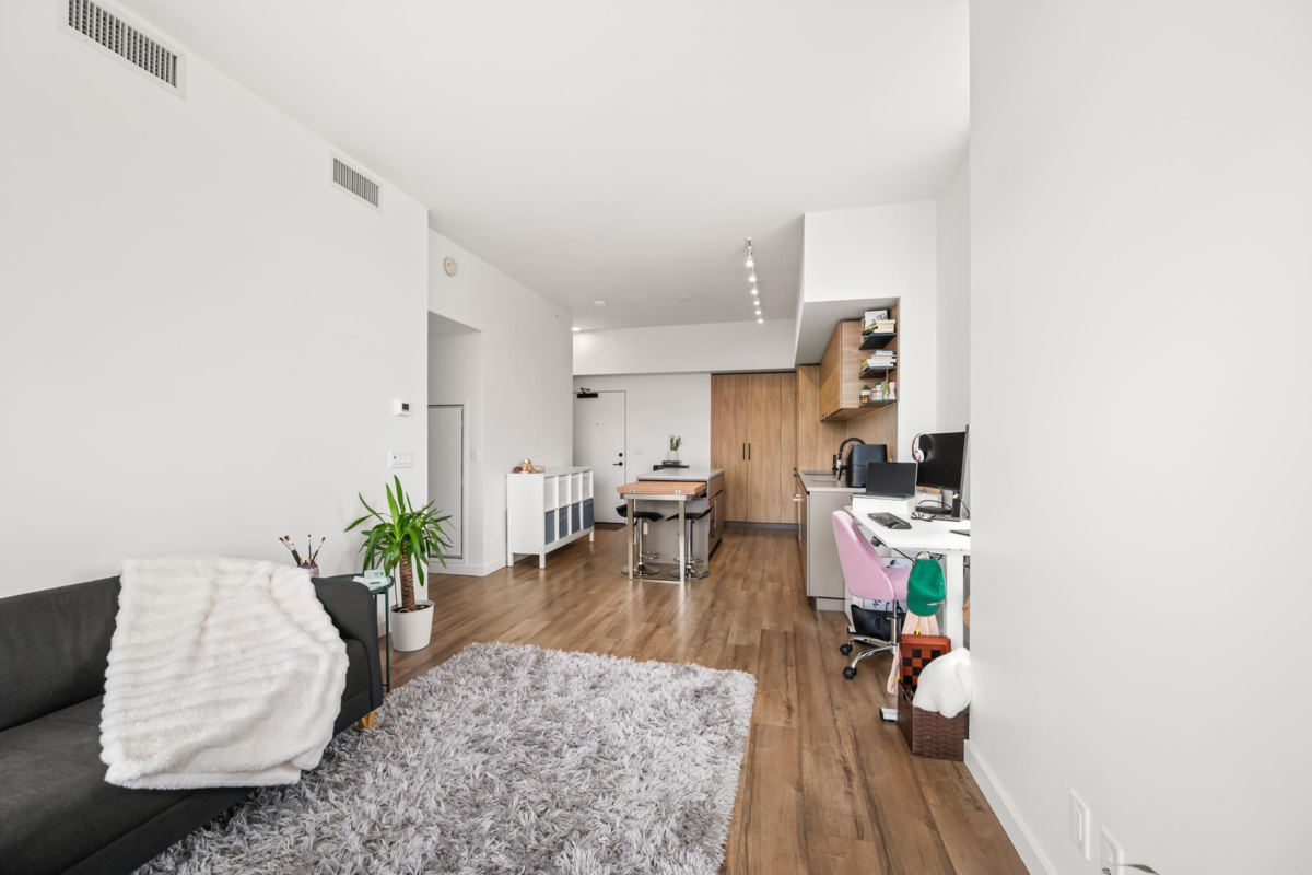 Kitchen Photo of 2802 13428 105 Avenue, Surrey, BC