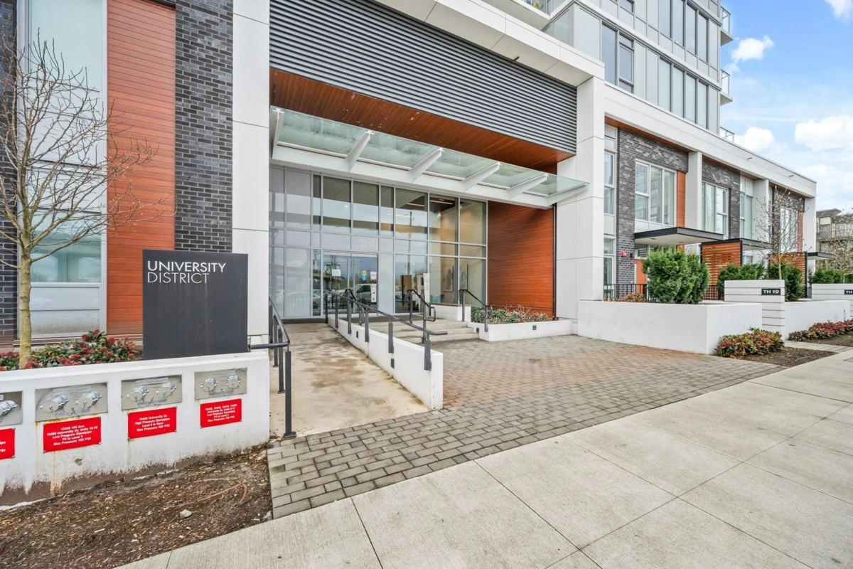 Living Room Photo of 2802 13428 105 Avenue, Surrey, BC