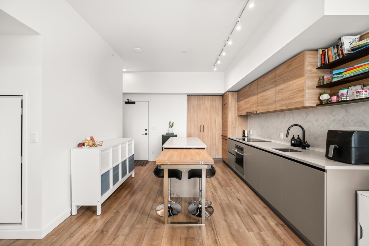 Pantry Photo of 2802 13428 105 Avenue, Surrey, BC