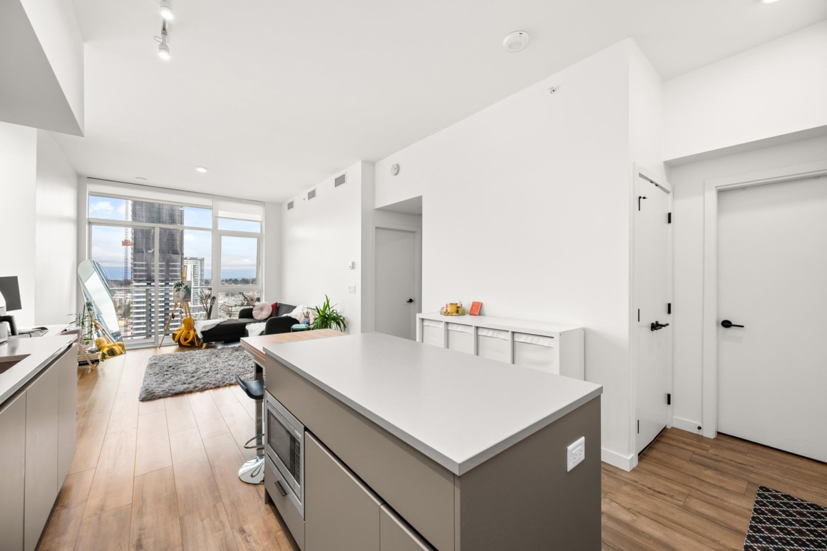 Primary Bathroom Photo of 2802 13428 105 Avenue, Surrey, BC