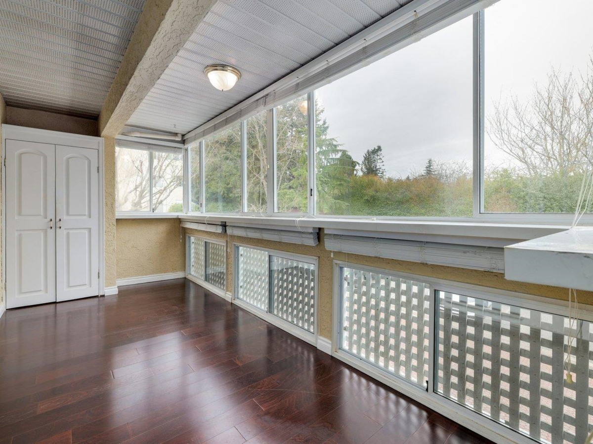 Breakfast Nook Photo of 255 1440 Garden Place, Delta, BC
