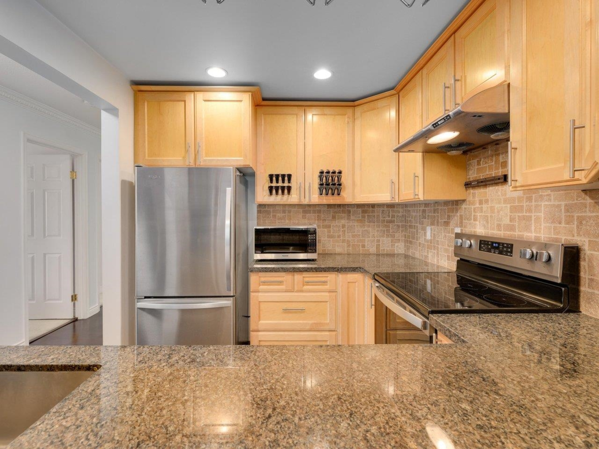 Dining Area Photo of 255 1440 Garden Place, Delta, BC
