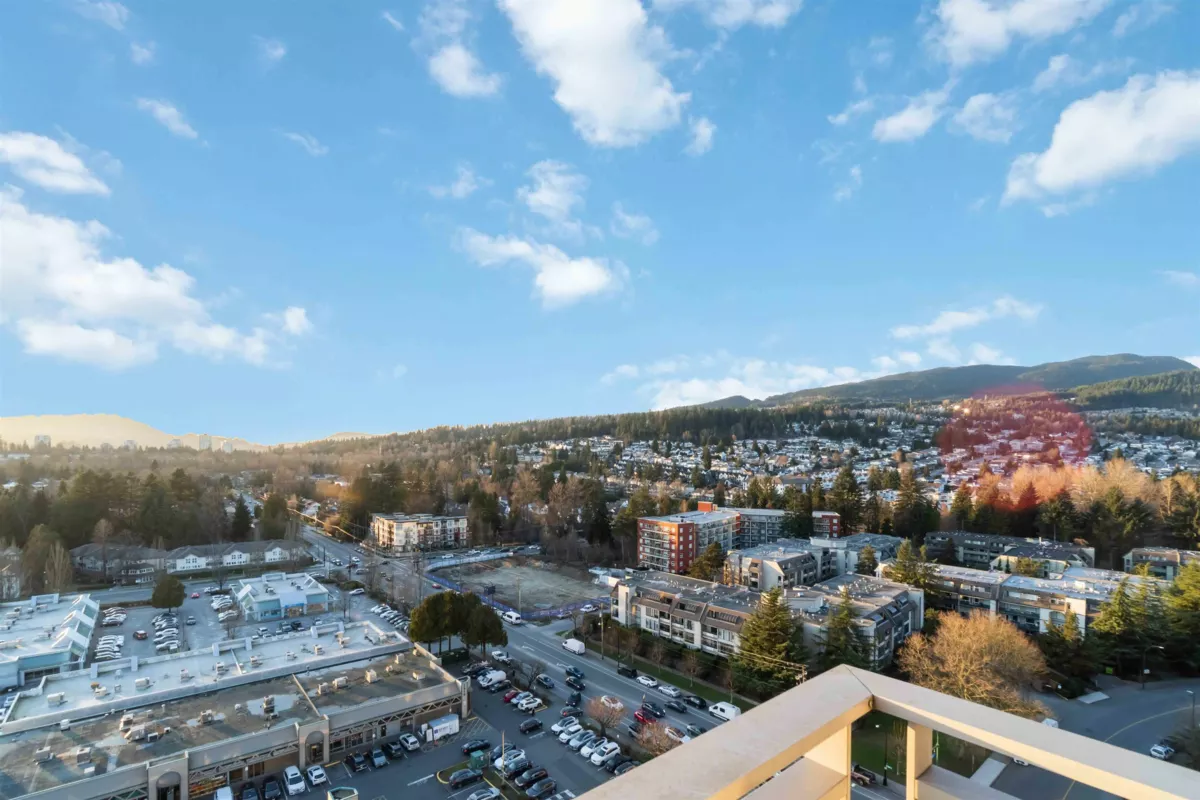 Family Room Photo of 1909 2955 Atlantic Avenue, Coquitlam, BC