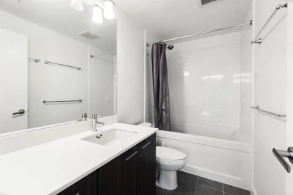 1909 2955 Atlantic Avenue, Coquitlam, BC